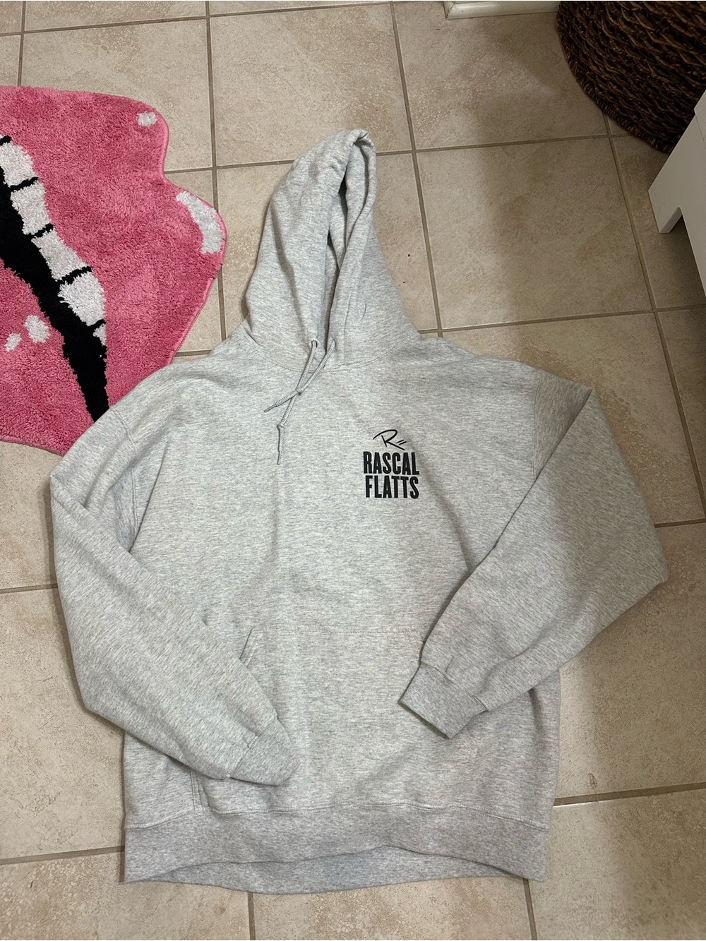 Rascal Flatts Graphic Pullover Hoodie in Gray